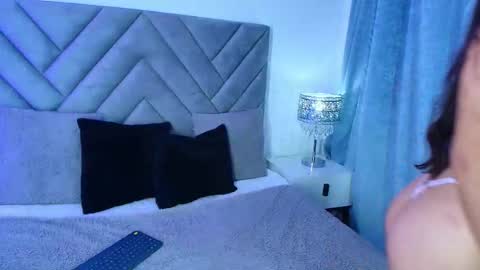 sara_owens7 online show from 10/09/25, 01:47