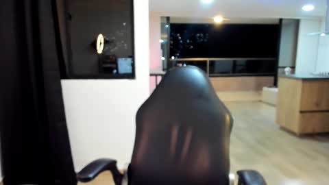 Snapshot of sara_oxford chatting on 02/12/26, 01:00 Sara online show from 02/12/26, 01:00