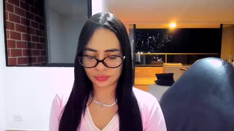 Snapshot of sara_oxford chatting on 03/29/26, 03:39 Sara online show from 03/29/26, 03:39