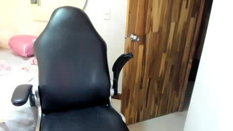 Snapshot of sara_oxford chatting on 06/18/26, 05:30 Sara online show from 06/18/26, 05:30