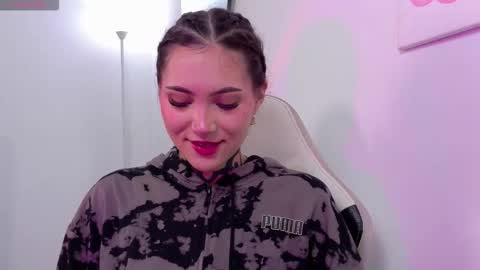 Sara online show from 10/01/25, 02:12