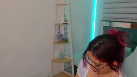 sara_red_x online show from 05/27/26, 03:14