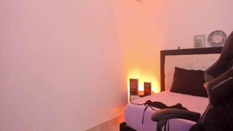 sara_roades online show from 12/14/25, 02:11