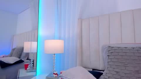 sara_sanders online show from 11/15/25, 09:11