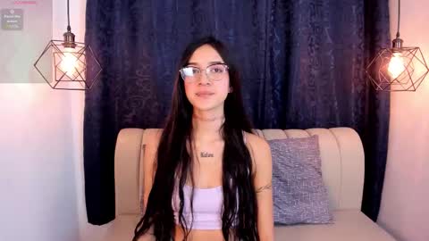 Snapshot of sara_secrets chatting on 12/17/25, 12:11 SARA SANTACRUZ online show from 12/17/25, 12:11