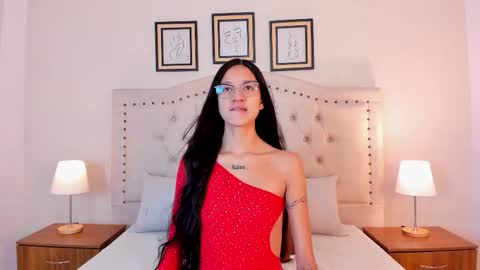 Snapshot of sara_secrets chatting on 01/08/26, 12:29 SARA SANTACRUZ online show from 01/08/26, 12:29