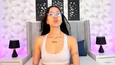 Snapshot of sara_secrets chatting on 02/02/26, 01:10 SARA SANTACRUZ online show from 02/02/26, 01:10