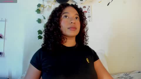 sara sofia online show from 12/10/24, 01:11