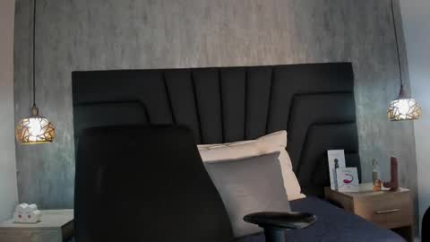 Snapshot of sara_stone17 chatting on 02/14/25, 05:36  -  online show from 02/14/25, 05:36