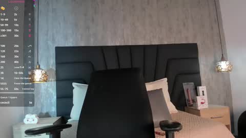 Snapshot of sara_stone17 chatting on 02/21/25, 02:48  -  online show from 02/21/25, 02:48