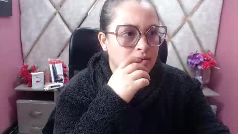 sara_thonson_ online show from 02/17/26, 02:52