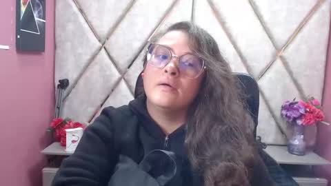 sara_thonson_ online show from 02/19/26, 03:13