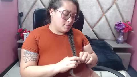 sara_thonson_ online show from 02/20/26, 06:26