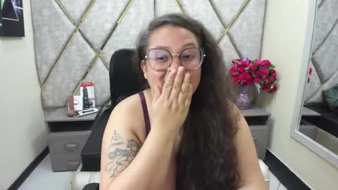 sara_thonson_ online show from 04/25/26, 05:10