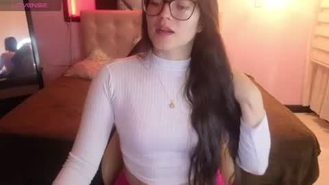 sara_valderrama_ online show from 06/27/26, 02:12