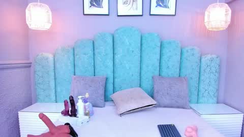 Snapshot of sara_vanegas1 chatting on 01/28/25, 06:07 Sara online show from 01/28/25, 06:07