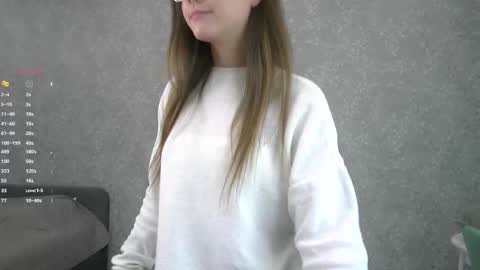 Im Sara  online show from 11/24/25, 07:35