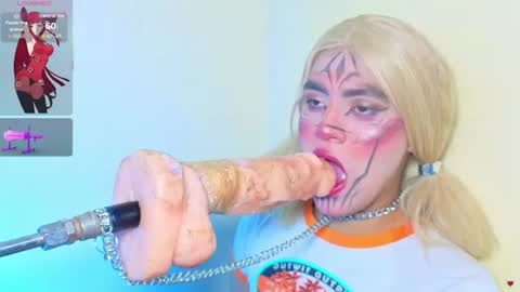 Snapshot of sara_whoredirty chatting on 06/17/26, 09:23 sara_whoredirty online show from 06/17/26, 09:23