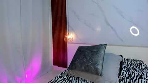 sara_zc online show from 12/02/25, 11:59