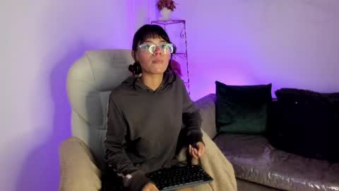 saraa_lee856 online show from 05/08/26, 07:41