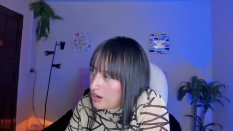 Sarah Ramirez online show from 02/19/25, 05:49