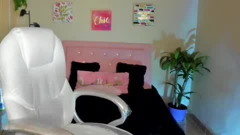 Sarah Ramirez online show from 02/26/25, 11:52