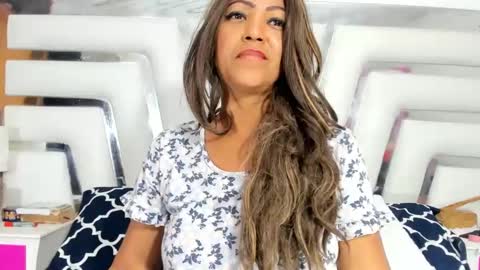 Sara online show from 03/10/25, 04:14