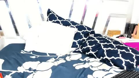 Sara online show from 03/12/25, 02:41