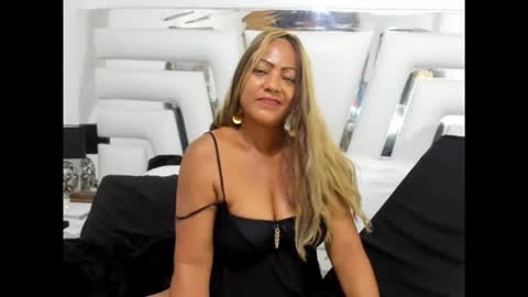 Sara online show from 11/26/25, 10:11