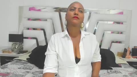 Sara online show from 11/28/25, 09:06