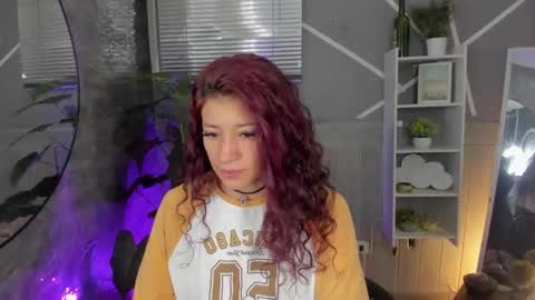 Snapshot of saraandsofi02 chatting on 01/27/25, 03:26 sofia gomez420 online show from 01/27/25, 03:26