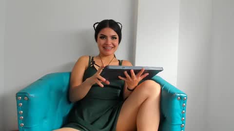 Snapshot of sarabenedetti chatting on 03/10/25, 04:25 Sara online show from 03/10/25, 04:25