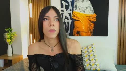 Snapshot of saracutie_ chatting on 04/19/26, 08:00 Sara online show from 04/19/26, 08:00