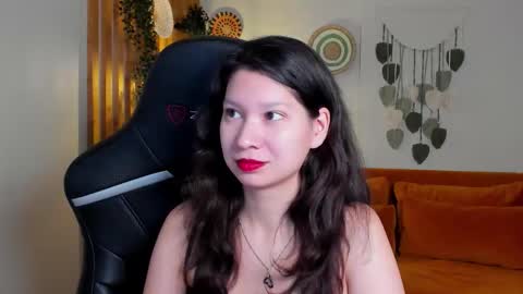 SaraDenars online show from 11/26/25, 06:03