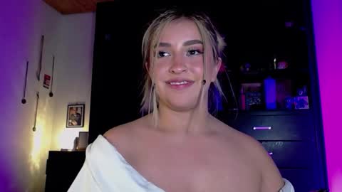 Snapshot of saradiazxxx chatting on 03/16/26, 05:44 saradiazxxx online show from 03/16/26, 05:44