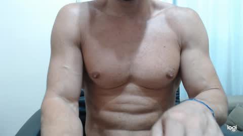 saradorj92 online show from 01/11/25, 02:20