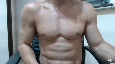 saradorj92 online show from 01/14/25, 06:02