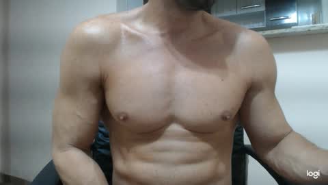 saradorj92 online show from 01/30/25, 07:07