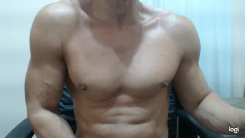 saradorj92 online show from 02/02/25, 09:34