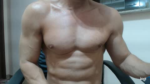 saradorj92 online show from 02/05/25, 05:52