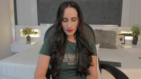 Snapshot of saragomez_1 chatting on 02/25/26, 12:15 Sara Gomez online show from 02/25/26, 12:15