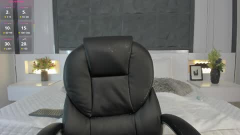 Snapshot of saragomez_1 chatting on 03/31/26, 12:05 Sara Gomez online show from 03/31/26, 12:05