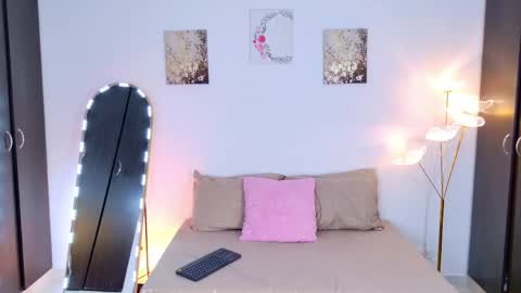 Snapshot of sarah__cinnamon chatting on 05/21/26, 08:38 sarah cinnamon online show from 05/21/26, 08:38