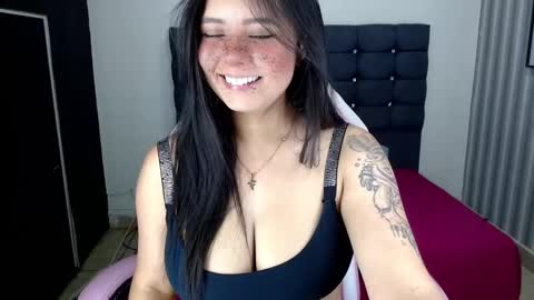 Snapshot of sarah__moon1 chatting on 02/11/25, 03:18 Sarah Moon online show from 02/11/25, 03:18