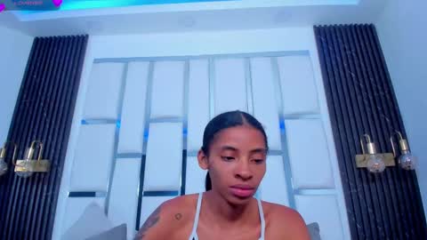 Snapshot of sarah_ashbourne chatting on 10/04/25, 02:15 sarah_ashbourne online show from 10/04/25, 02:15