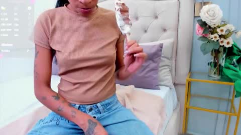 Snapshot of sarah_ashbourne chatting on 10/12/25, 07:46 sarah_ashbourne online show from 10/12/25, 07:46