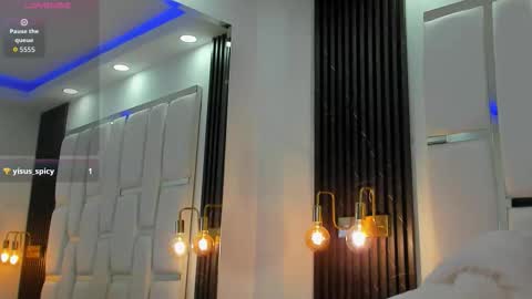 Snapshot of sarah_ashbourne chatting on 10/25/25, 03:36 sarah_ashbourne online show from 10/25/25, 03:36