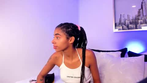 Snapshot of sarah_ashbourne chatting on 10/27/25, 12:53 sarah_ashbourne online show from 10/27/25, 12:53