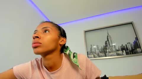 Snapshot of sarah_ashbourne chatting on 11/14/25, 12:15 sarah_ashbourne online show from 11/14/25, 12:15