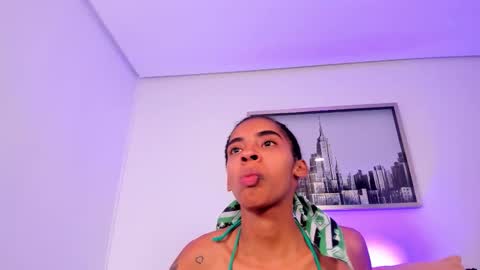 Snapshot of sarah_ashbourne chatting on 11/15/25, 03:59 sarah_ashbourne online show from 11/15/25, 03:59